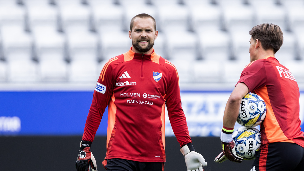 Oscar Jansson har spelat 240 matcher i rad för IFK Norrköping. Men i och med värvningen av David Mitov Nilsson är hans position satt under press på ett helt annat sätt än tidigare.