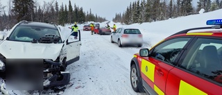 Krock på länsväg 860 • Fem till sjukhus • Tonåring till IVA