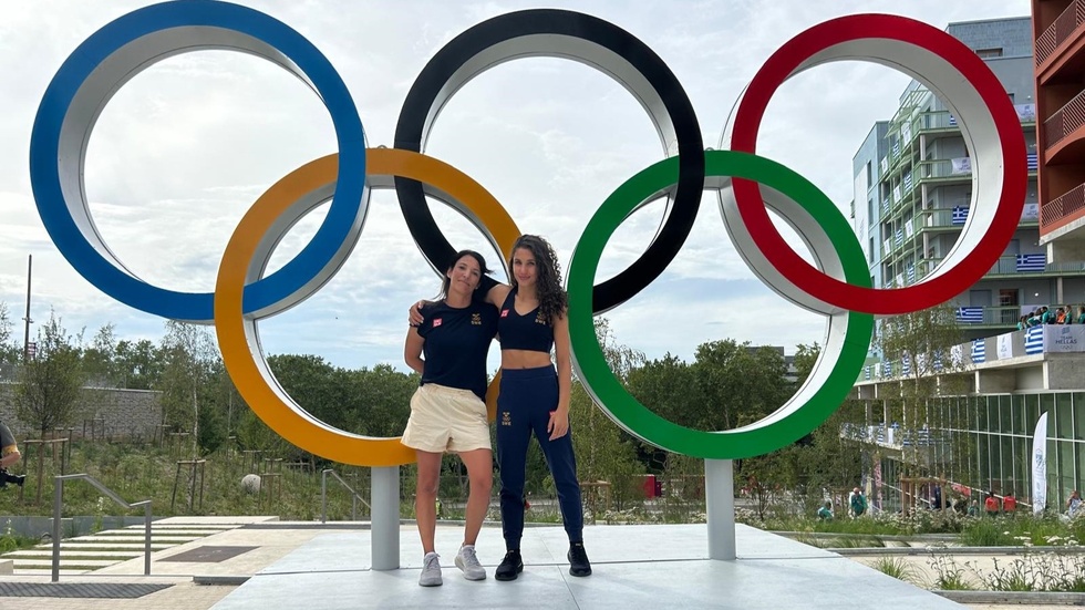 Maria Gomez och Tara Babulfath i OS-byn.