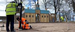 Slutspurt för nya lekparken – längdmiss gör att material dröjer