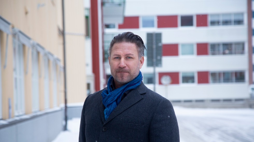 Mikael Renqvist, jurist på Hyresgästföreningen, menar att Lulebo som hyresvärd måste vara beredd kompensera hyresgästerna på Norra Strandgatan mer än de gjort.