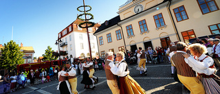 Klassiska midsommararrangörer om årets firande • Så säger reglerna om arrangemangen • Bilder från tidigare år