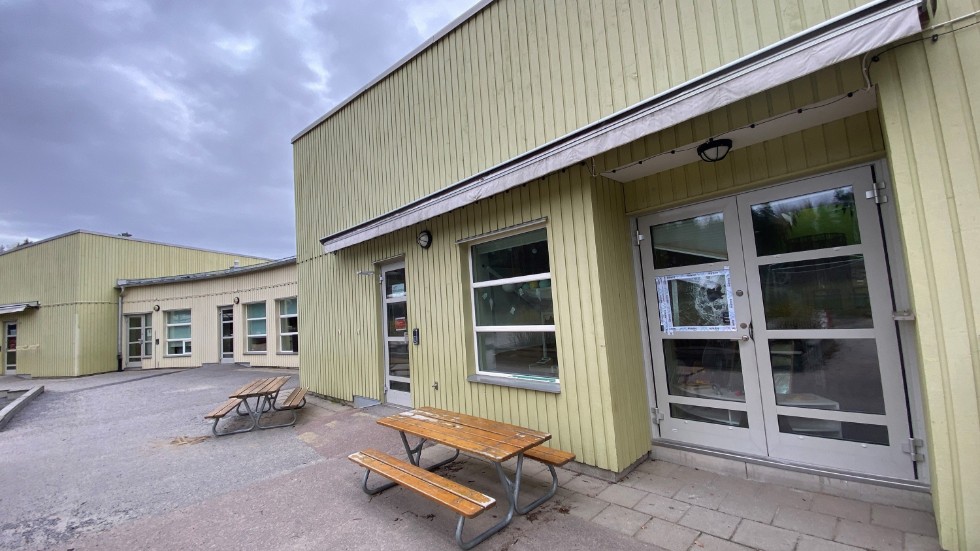 En eller flera tjuvar slog till mot Odlarens förskola på Skogvaktarvägen i Eskilstuna sent på lördagskvällen.