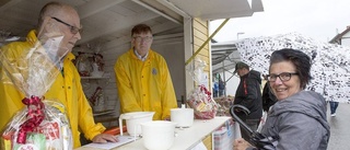 En regnig start för marknaden