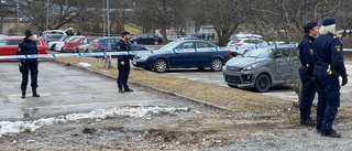 Förskolebarn var ute och lekte – då hördes skotten