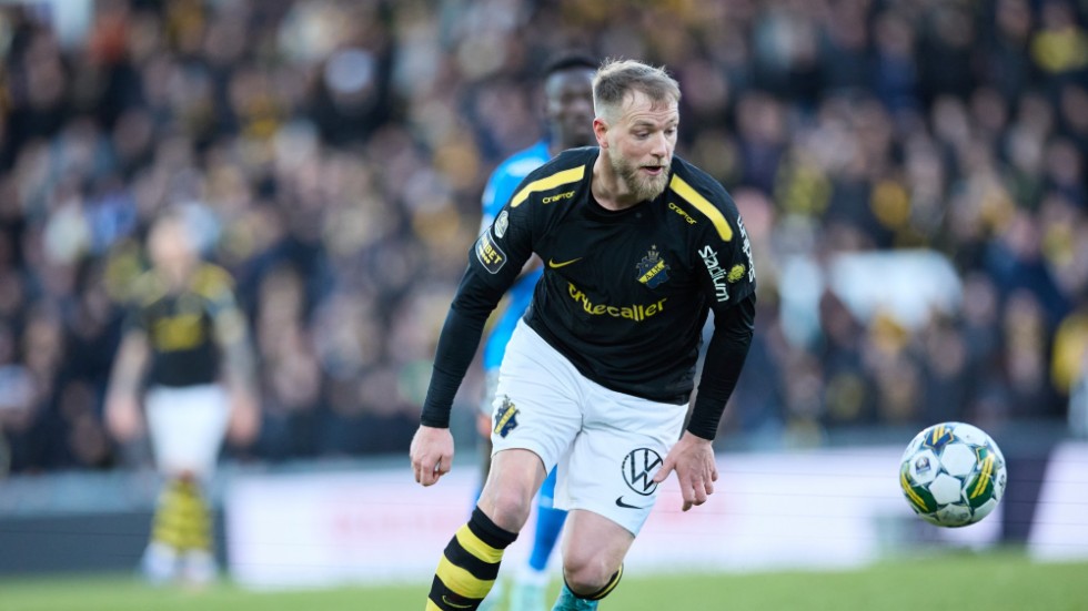 AIK:s John Guidetti under sitt inhopp i premiären mot Halmstad.