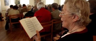 Psalmer, kaffe  och handarbete  på populär idédag