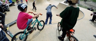 Begär pengar till mobil skatepark