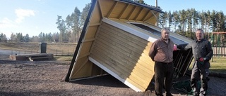 Tromb flyttade på entrékiosk