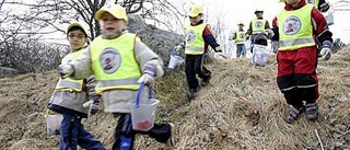 Unga skräp-plockare håller rent i Berga