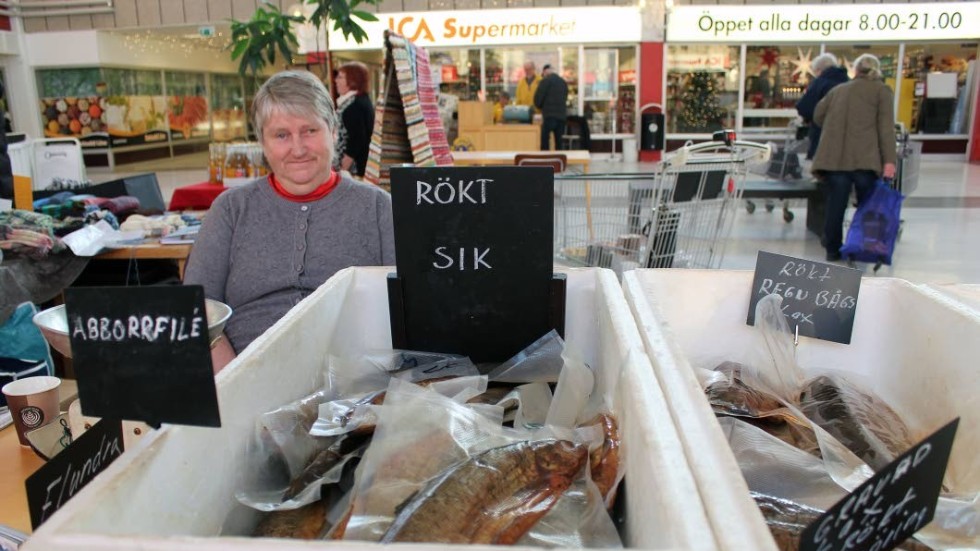 Gudrun Leoo från Ytterby sålde fisk av olika slag.