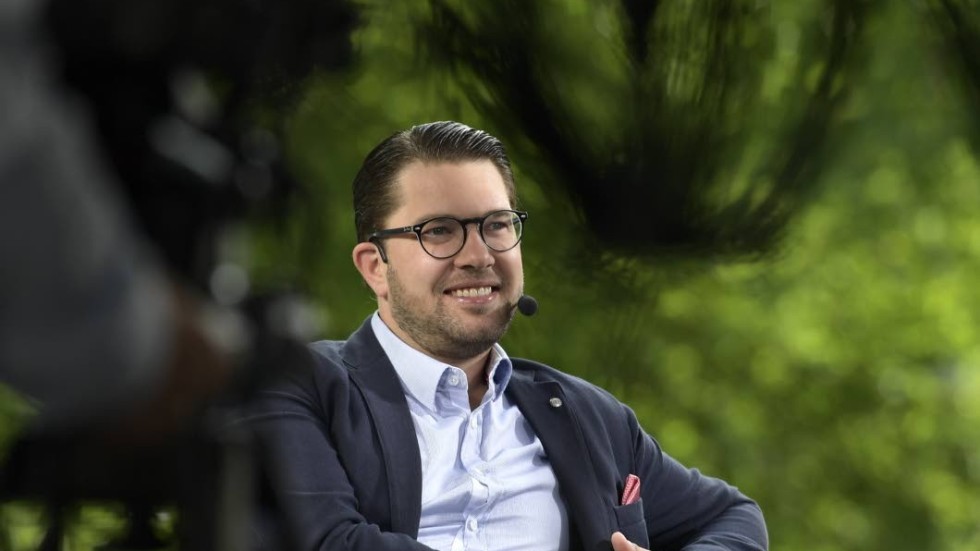 Sverigedemokrat. Partiledaren Jimme Åkesson intervjuas i Almedalen under fredagen.