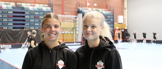 Tyra och Ebba antog utmaningen: "Resorna läskigare än allsvenskan"