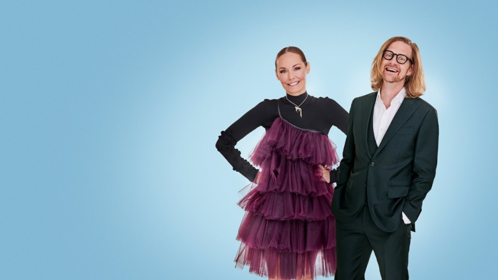Årets Barncancergala leds av Carina Berg och Anders “Ankan” Johansson. Pressbild.
