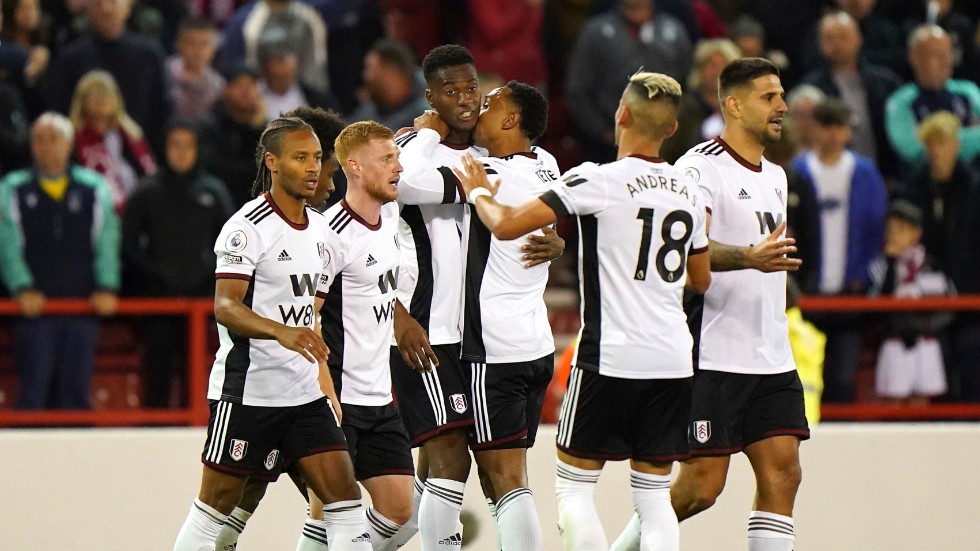 Fulham bortabesegrade Nottingham Forest med 3–2 i Premier League.