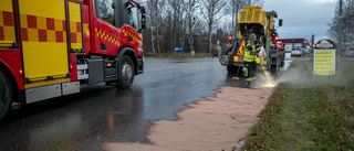 Oljesanering vid hamnen – fordon började läcka