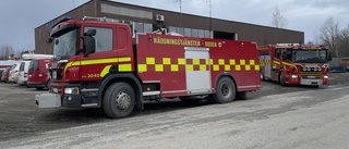 Larm om garagebrand i Boden – lastbil i lågor