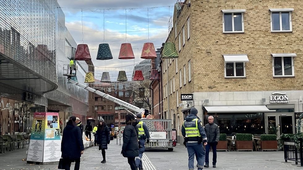 Livet på Forumtorget bör företagen ges möjlighet att stå för.