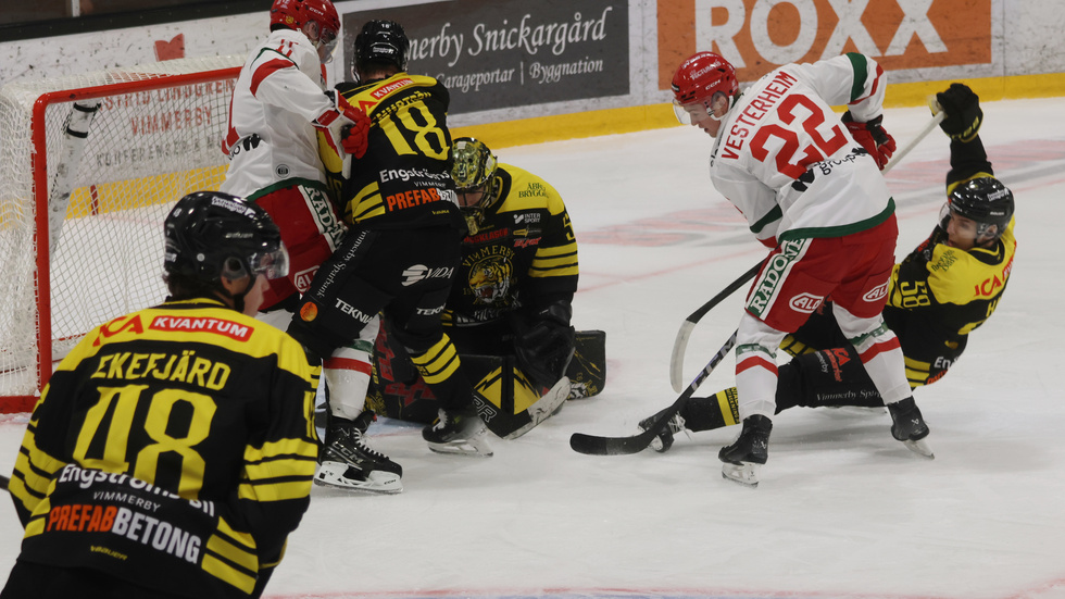 Vimmerby möter Mora borta ikväll.