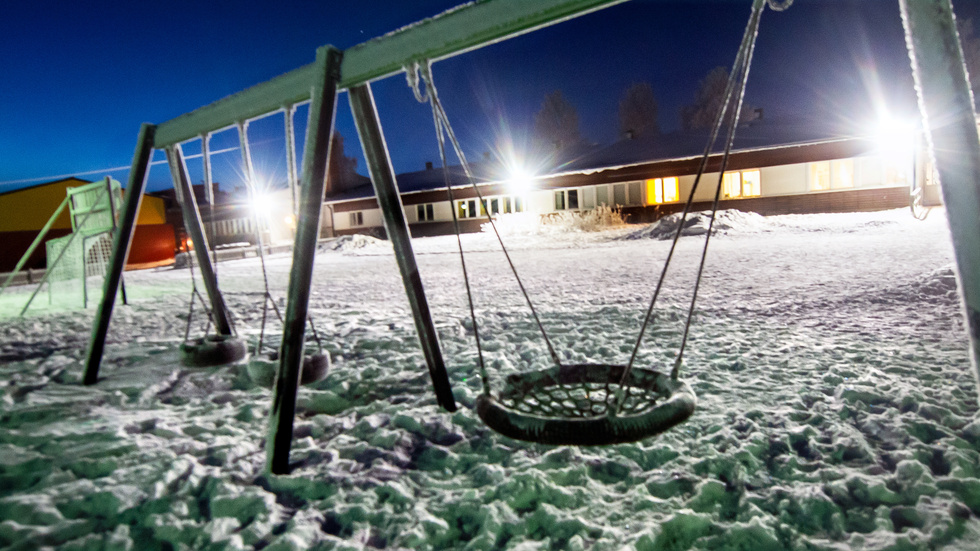 Tärendö skola har stora problem efter, bland annat vattenskador, och Kommunal, via huvudskyddsombudet, Anna-Karin Drugge vill stänga skolan efter larm från personelan. "De är rädda", säger hon.