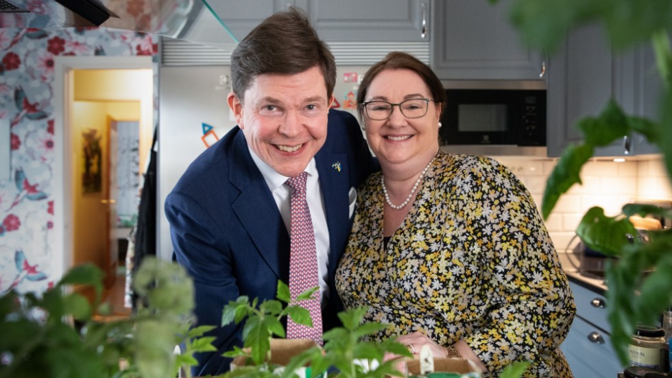 Just nu är det tomatplantor precis överallt hemma hos talmansparet Andreas och Helena Norlén. Det som började som ett litet småskaligt experiment har växt till ett jätteintresse. Den som vill se hur det går med årets skörd kan följa talmannens Instagramkonto.