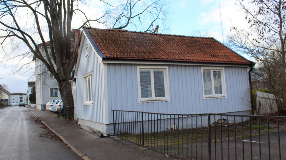 Den här typen av äldre småhus är ett ovanligt och viktigt inslag i stadsbilden och de som finns kvar är därför viktiga att värna, skriver länsmuseet. Huset berättar nämligen om bostadsförhållanden för de "socialt lägre skikten" i staden. 