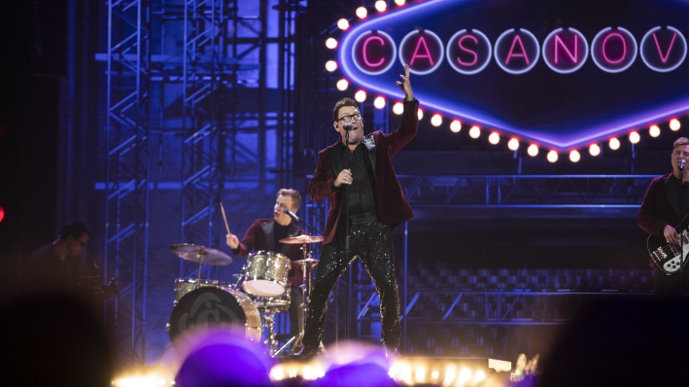 Casanovas från Motala och Vadstena har chans på två priser på dansbandens egen prisgala Guldklavengalan, en av nomineringarna gäller bandets sångare Henrik Sethsson.