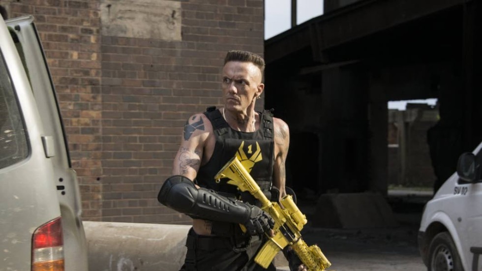 Bitvis blir ”Chappie” lite väl skjutglad, men som helhet är det en roande film.