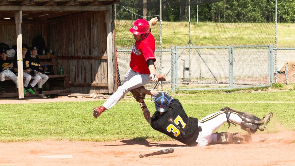Hemmamatch. Skellefteå Baseboll gör sin första hemmamatch på drygt 12 år. Under onsdagen möter de Umeå på den restaurerade hemmaplanen på sportfältet.