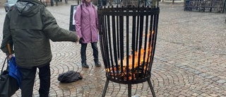 Här brinner elden till minne av förintelsen