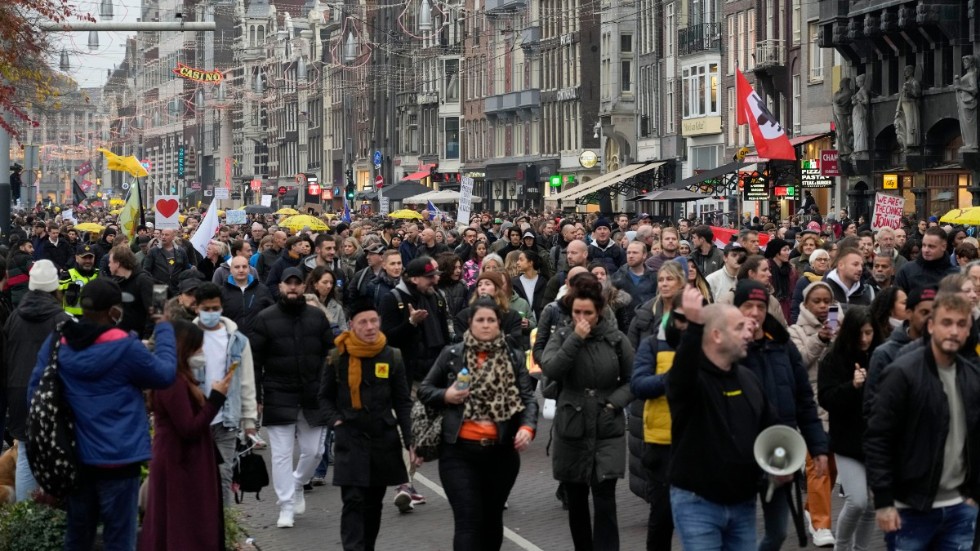 Tusentals människor demonstrerade i Amsterdam i lördags.