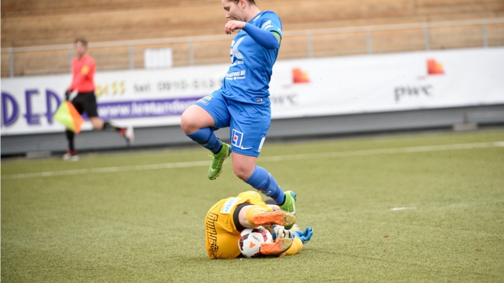 Lever på hoppet. Lagkaptenen Annina Wede jobbar alltid hårt. Foto: Carina Kvist.