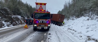 TV: Lastbilsolycka utanför Vimmerby