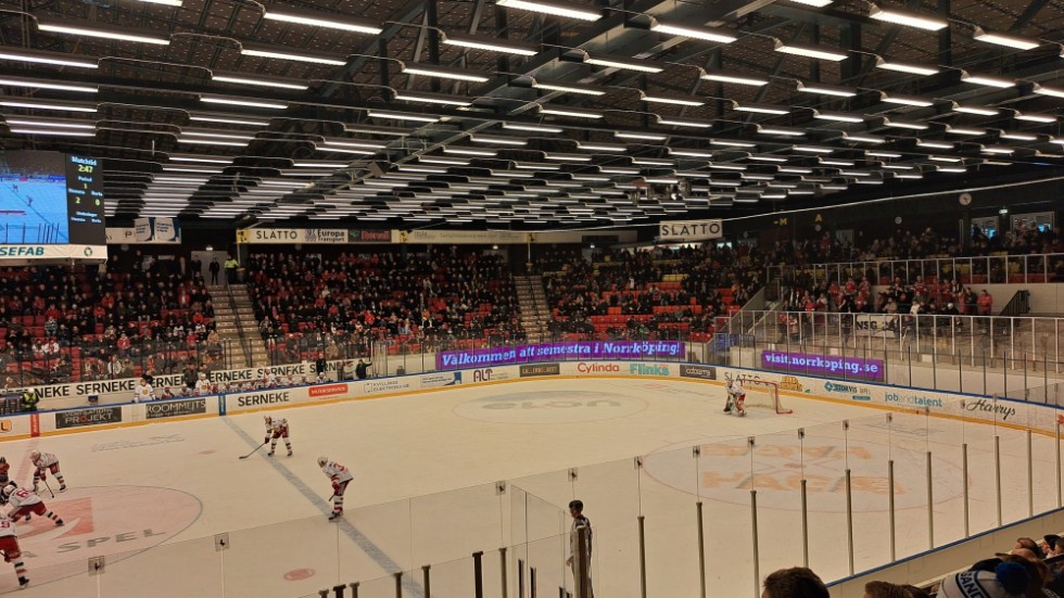Vita Hästens konkurs har varit plågsam, inte minst för supportrar och medlemmar som nu får vänta ytterligare på årsmötet.