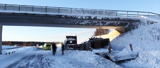 Trailerbil gick av vägen på E 4