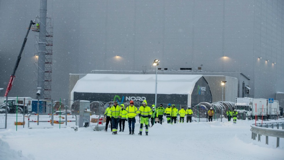 Över 2000 arbetare från 250 olika företag och av 50 olika nationaliteter arbetar vid bygget av "Northvolt ett".