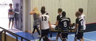 Innebandymatch fick avbrytas – spelare till lasarett med en skada