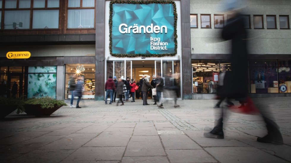 Mellandagarna, en höjdpunkt för handeln, var betydligt lugnare än ett år utan restriktioner. Det meddelar David Nilsson, vd för Linköpings Innersta, och Jessica Lundmark, centrumchef vid I-huset i Tornby.