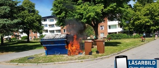 Brand bröt ut i container