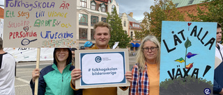 Elever och lärare protesterade på torget