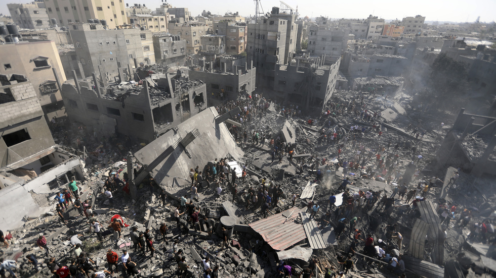 Många svenskar vill lämna Västbanken och Gaza men kan inte.
