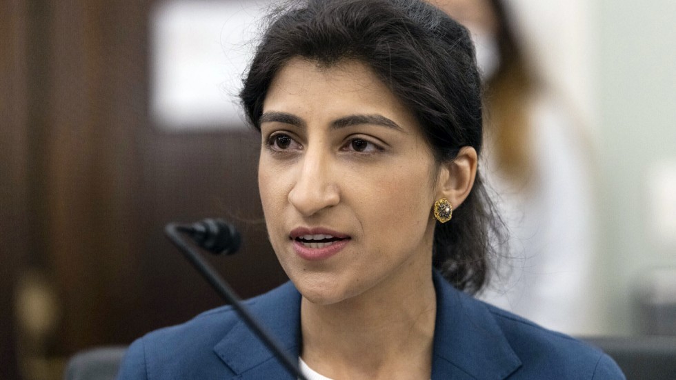 Federal Trade Commissions ordförande Lina Khan. Arkivbild.
