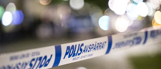 Bombgrupp undersöker förgiftad familjs bostad