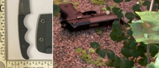 Man skulle städa förrådet iklädd skyddsväst – greps med pistol