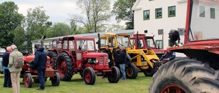 Veterantraktorer lockade till samtal