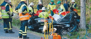 Svår trafikolycka utanför Tuna