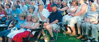 God stämning på premiär i parken