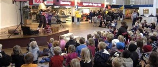 Fullt ös i Gamleby centrum