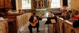 Christer bjöd på lunchmusik