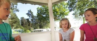 Vilda barn på äventyr på Lysingsbadet